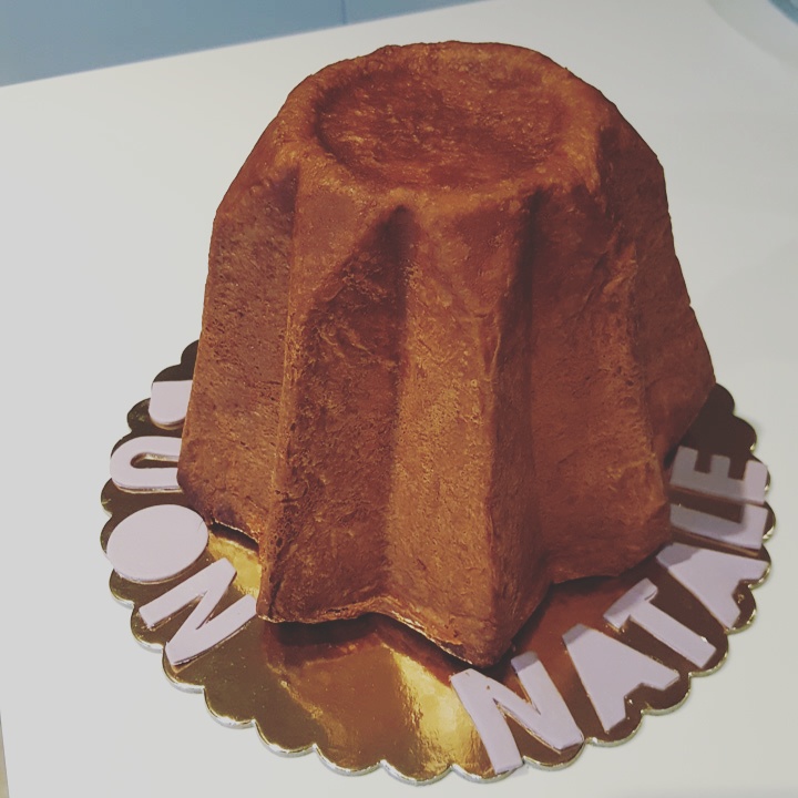 Il pandoro sfogliato