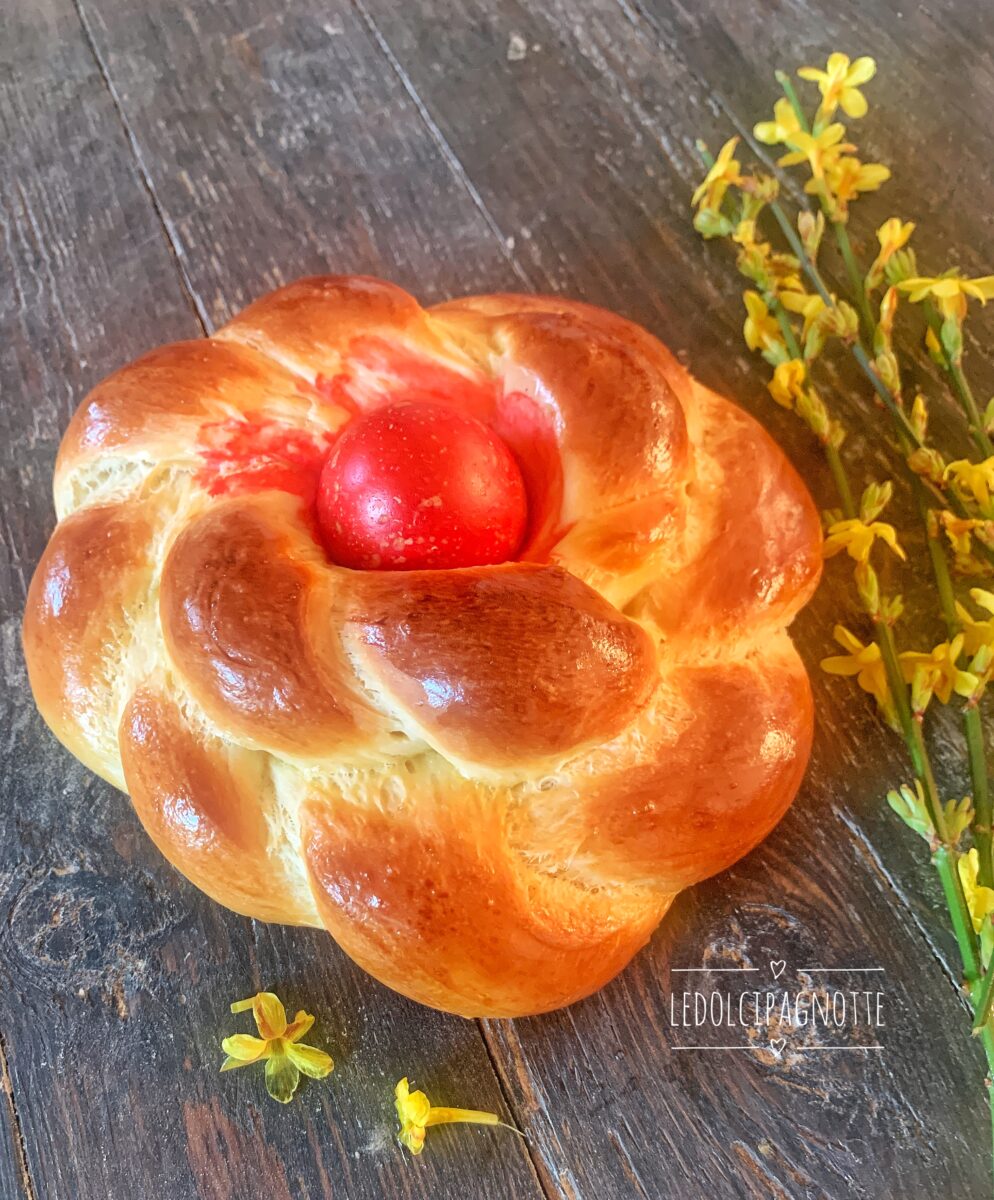 Tsoureki – il pane della Pasqua greca